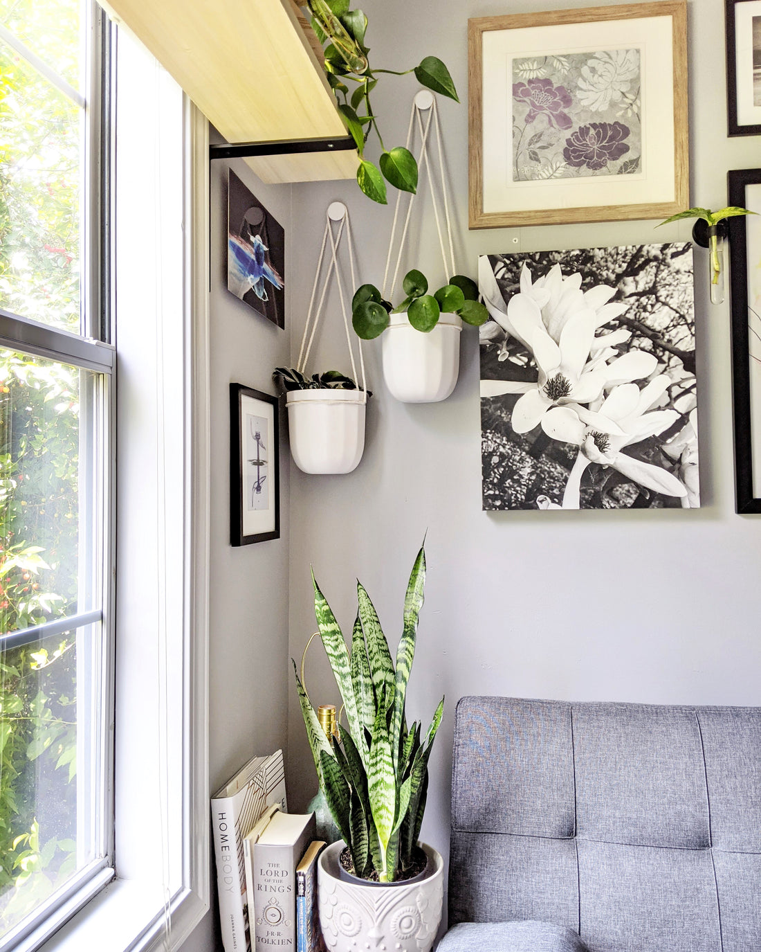Loop White Hanging Planter